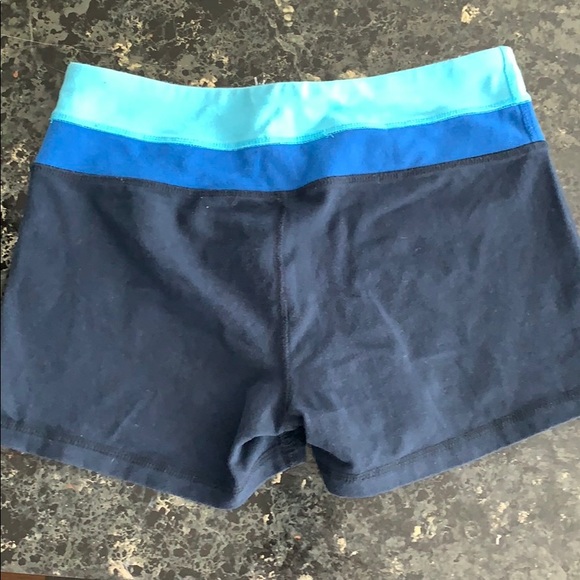 Tri color blue yoga shorts - Picture 2 of 3